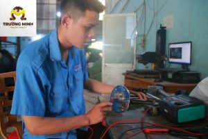 Nhân công sản xuất điện trở