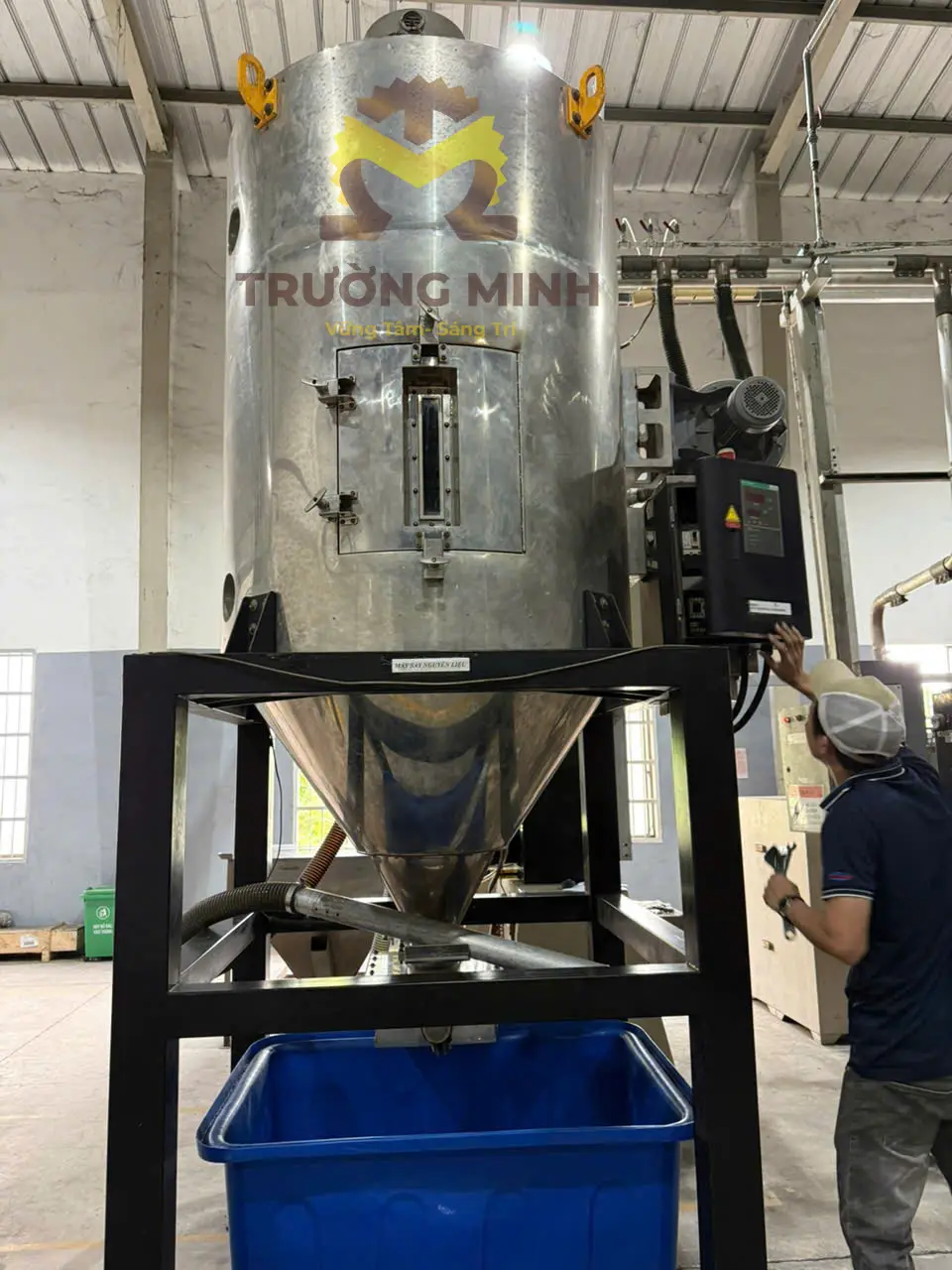 Máy sấy hạt nhựa dùng điện trở nhiệt Trường Minh